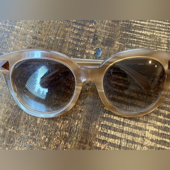 Valentino V684S 772 Sunglasses EUC - Picture 1 of 8